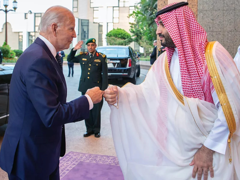 Joe Biden et le prince héritier Mohammed Ben Salmane à Djeddah en juillet 2022 (© Saudi Press Agency / Creative Commons)