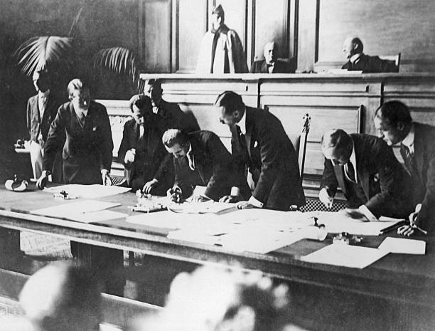 Signature du Traité de Lausanne le 24 juillet 1923 (© Keystone-France/Gamma-Keystone via Getty Images)